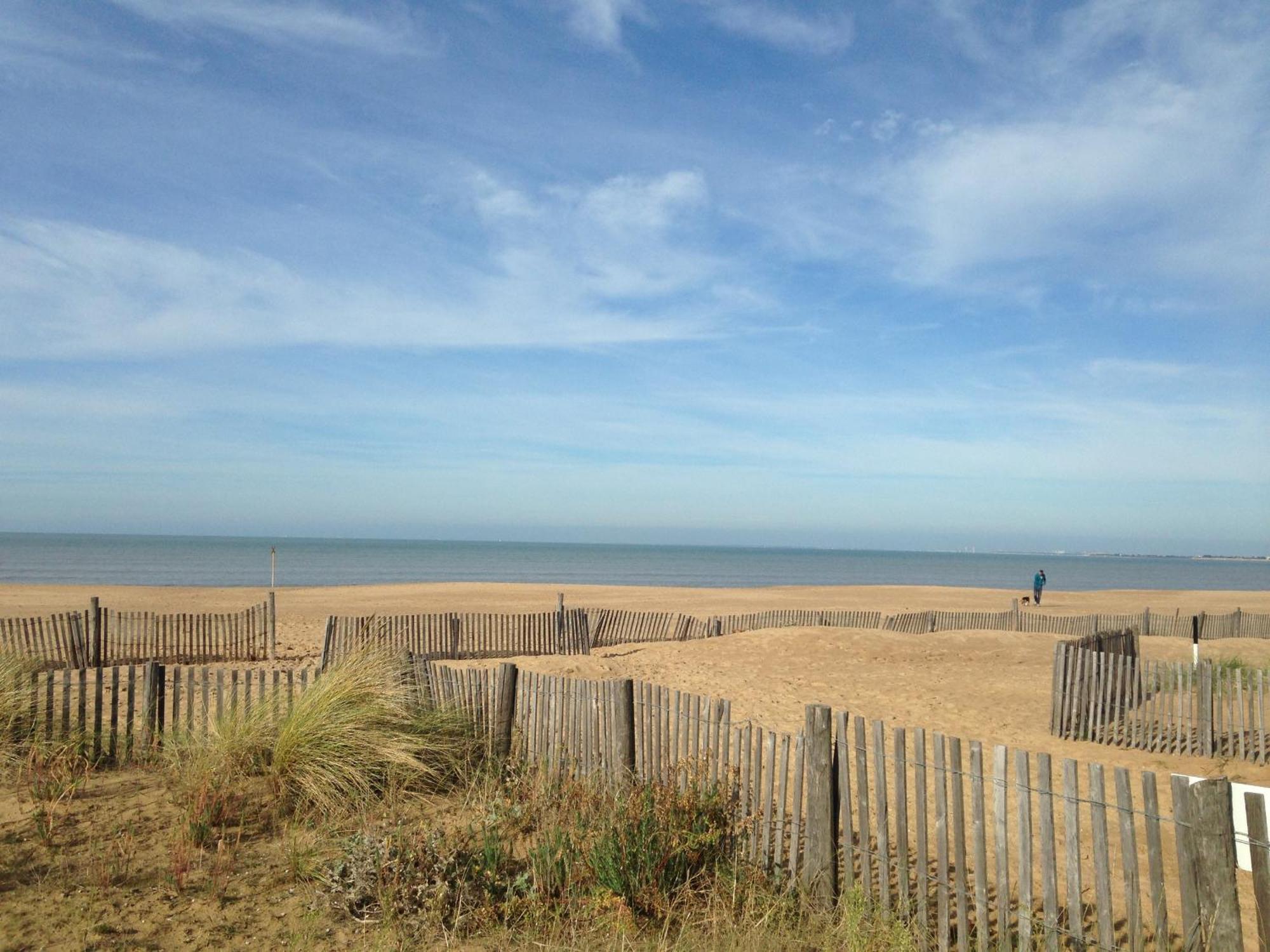 Bel Appartement T2 Avec Balcon, Wifi Et Parking Pres De La Plage - Fr-1-706-2 Шатлайон-Плаж Экстерьер фото