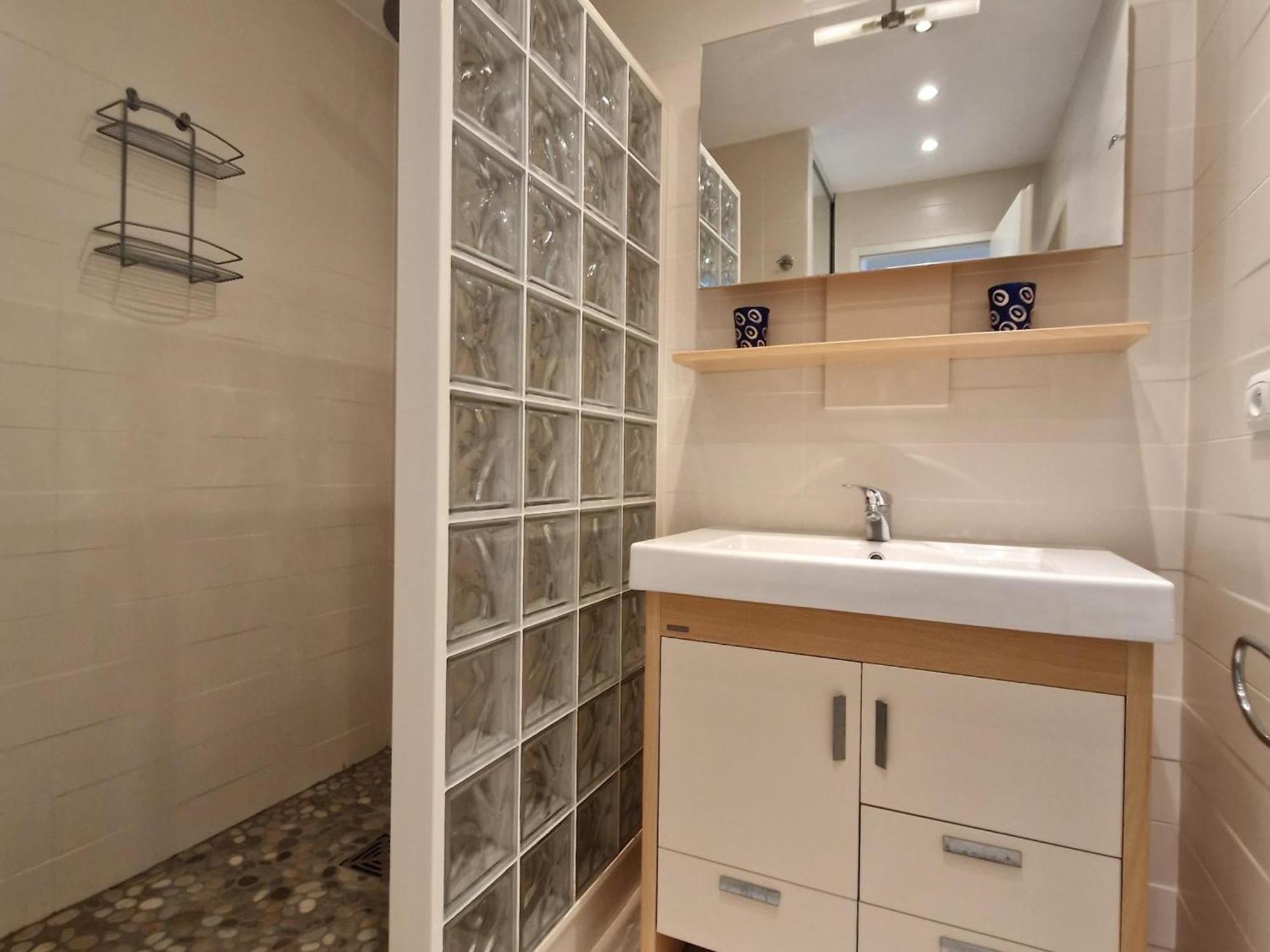 Bel Appartement T2 Avec Balcon, Wifi Et Parking Pres De La Plage - Fr-1-706-2 Шатлайон-Плаж Экстерьер фото